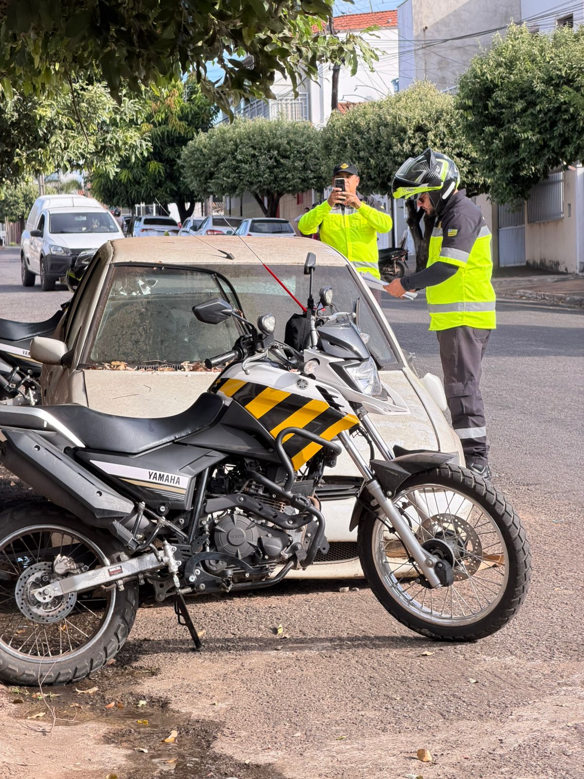 SMT de Goianésia inicia ação para retirada de veículos abandonados das vias públicas durante Maio Amarelo