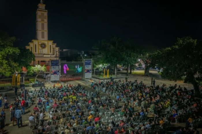 Pacto Pela Vida leva Cinema ao Luar a Goianésia e lota praça com sessão de Zootopia 2